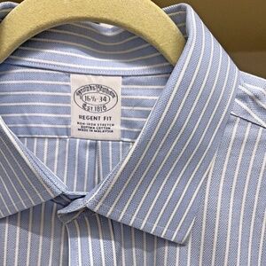 Brooks Brothers Dress Shirt Regent Fit 16.5-34 Lt. Blue w/ striped Spread Collar
